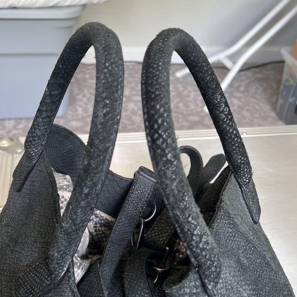 COPY - Liesbekind Leather snake tote - Picture 13 of 13